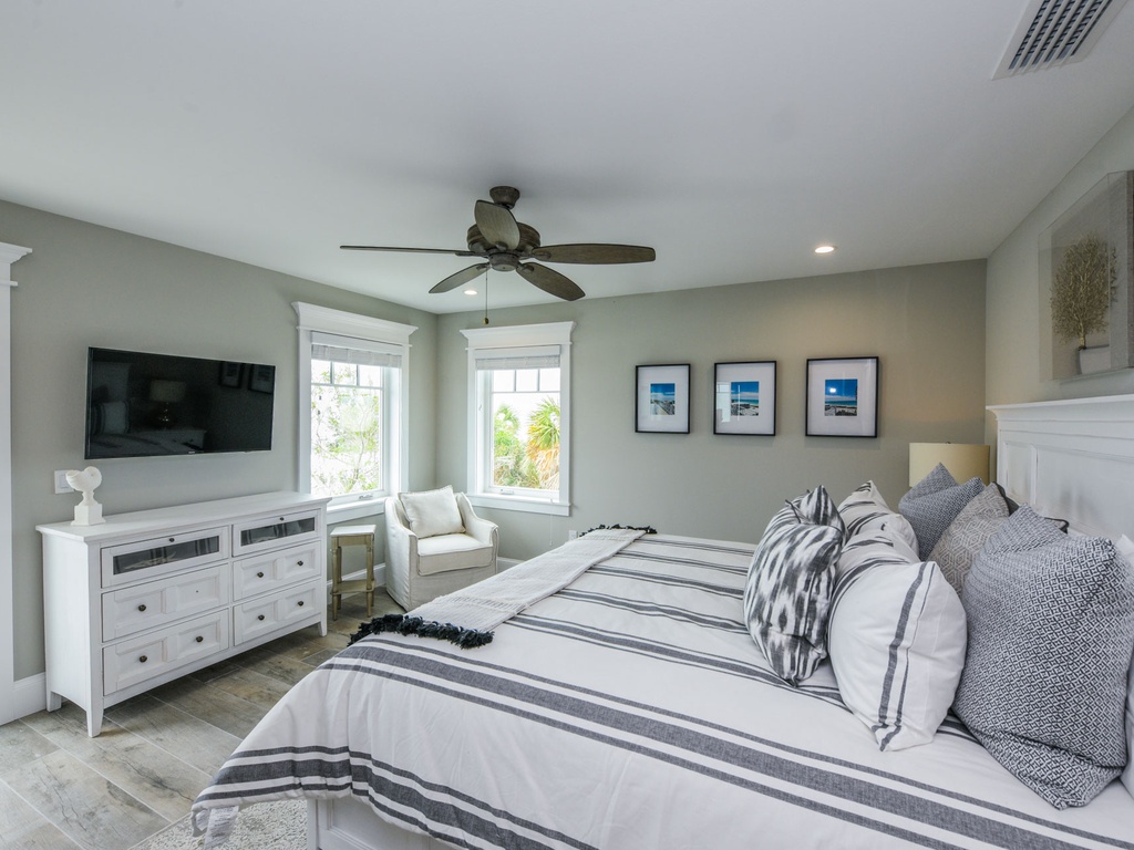 Bedroom, King - Third Floor