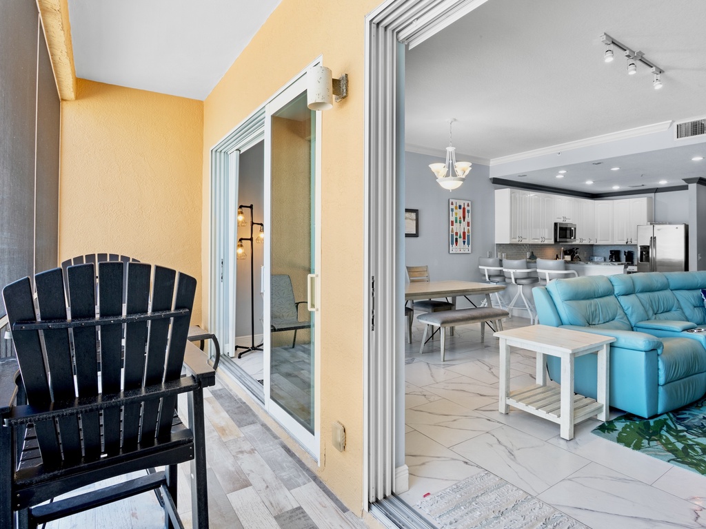 Balcony, Dining Area