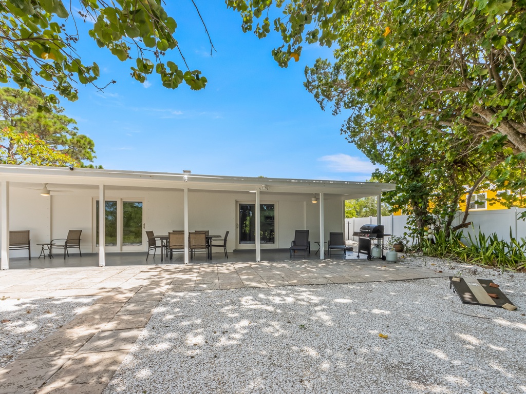 Gulf Breeze Getaway by AMI Locals