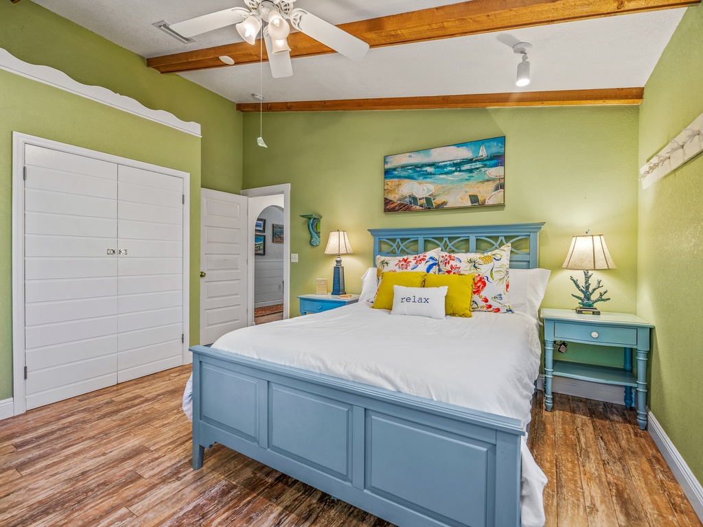 Second Bedroom, Queen and Twin