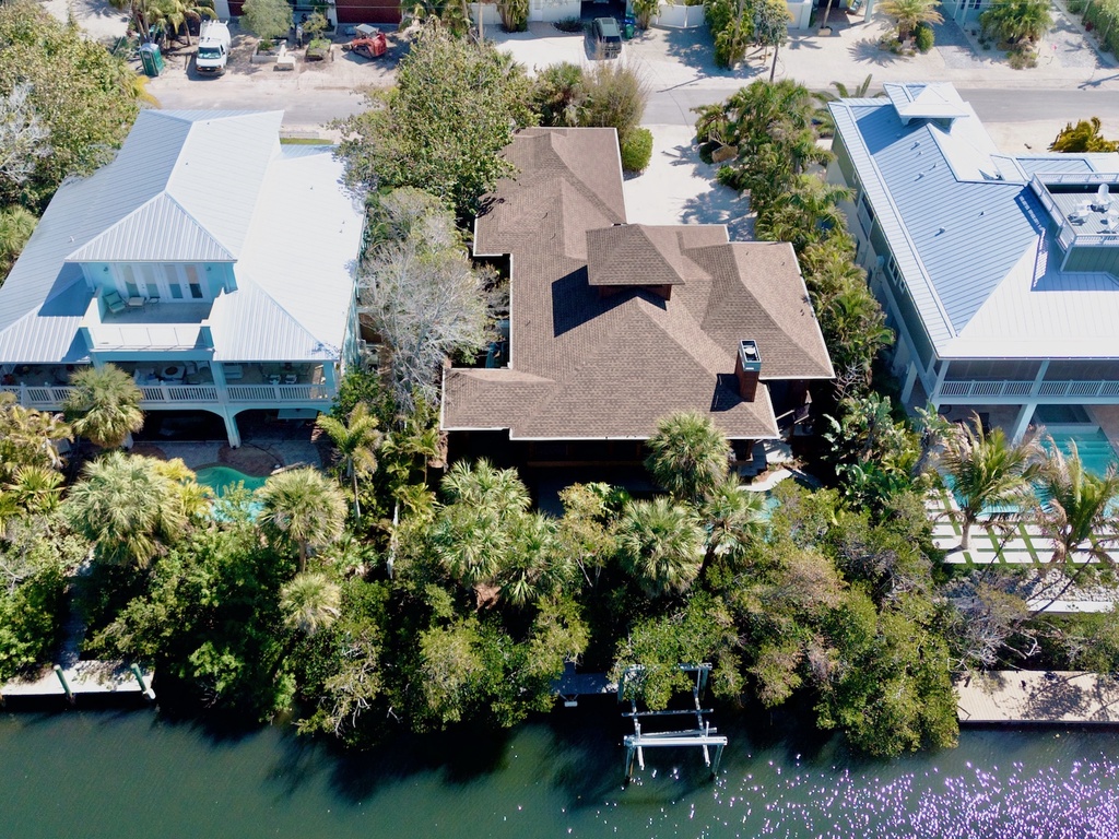 Waterfront home with private dock - Tamatoa by AMI Locals