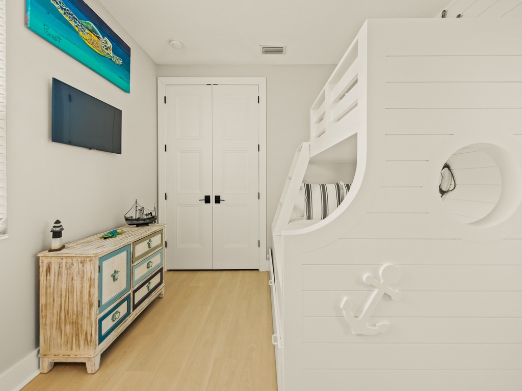 Third Bedroom - Twin/Full Bunk