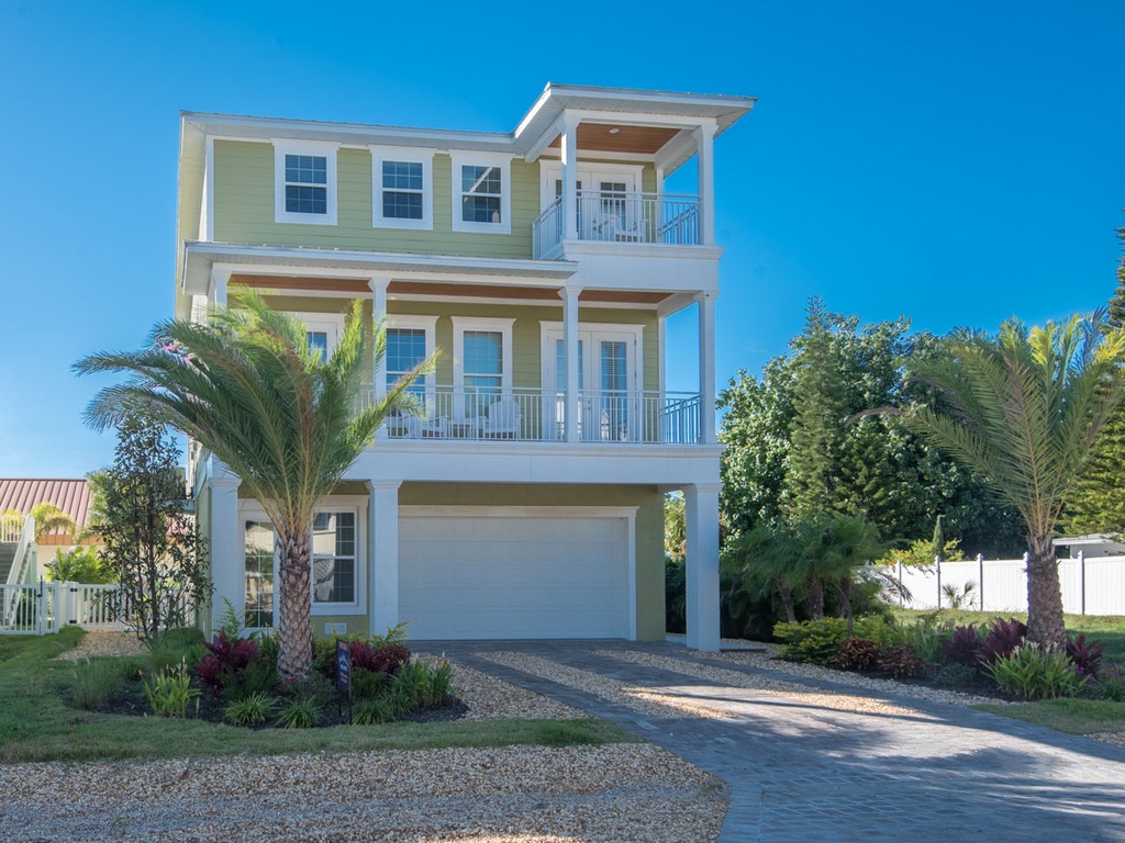Front of Beachside Oasis