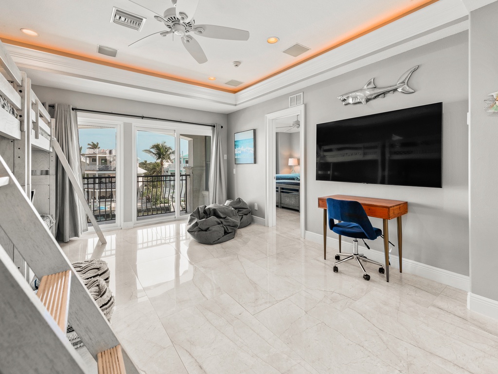 Fifth Bedroom, Two Sets Twin/Twin Bunk