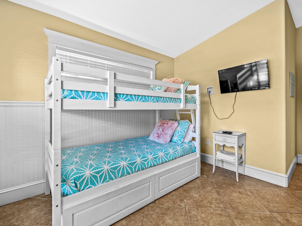 Additional Bedroom - Twin Bunk Room