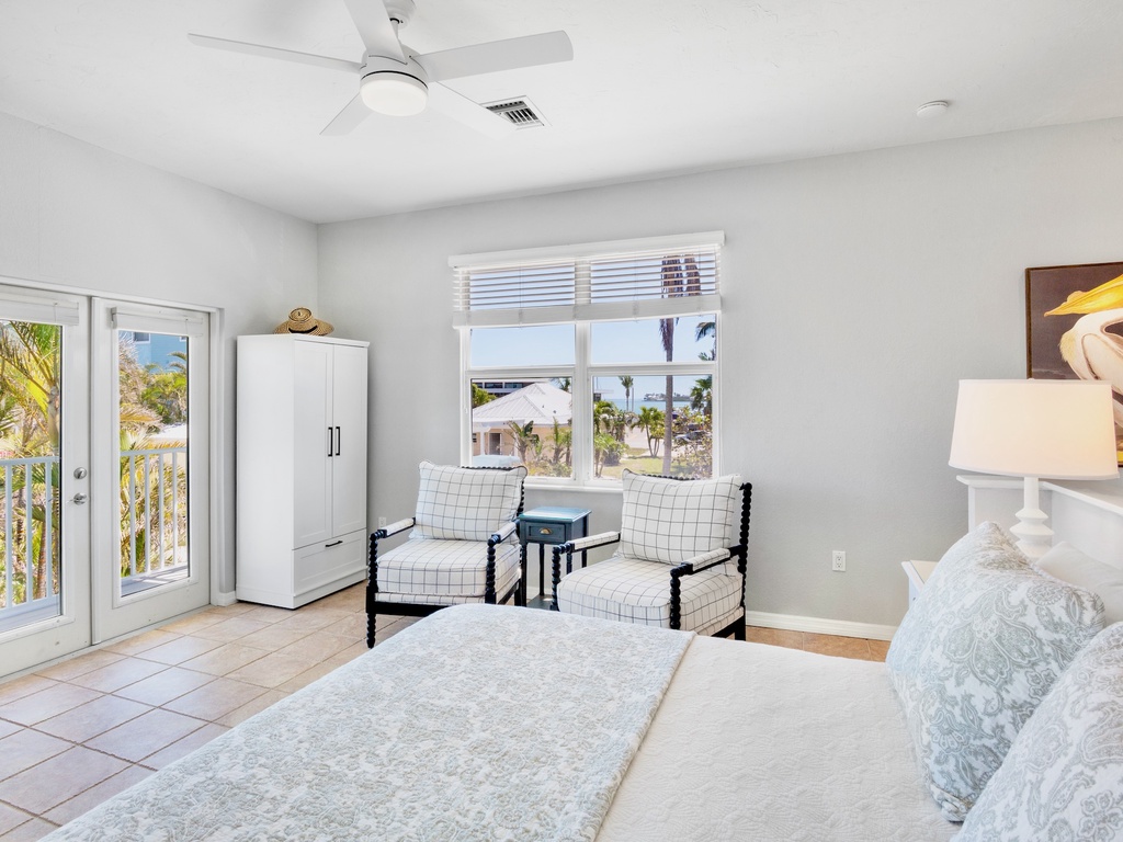 Third Bedroom, Queen - Private Suite