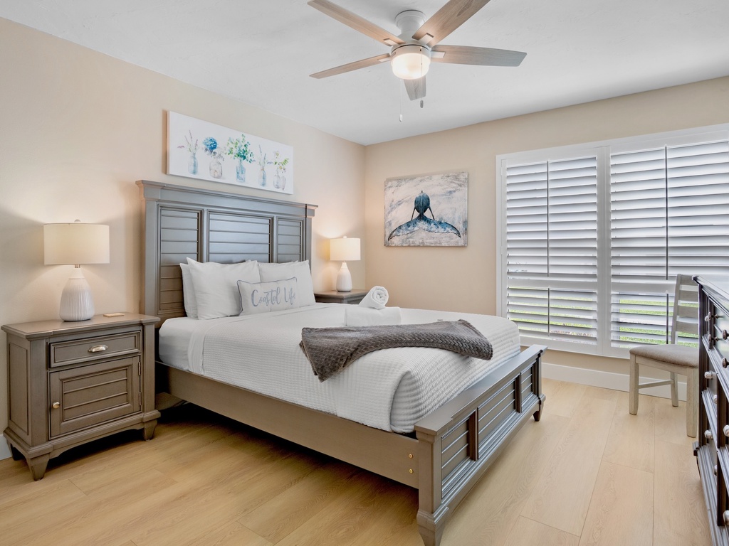 Second Bedroom, Queen bed