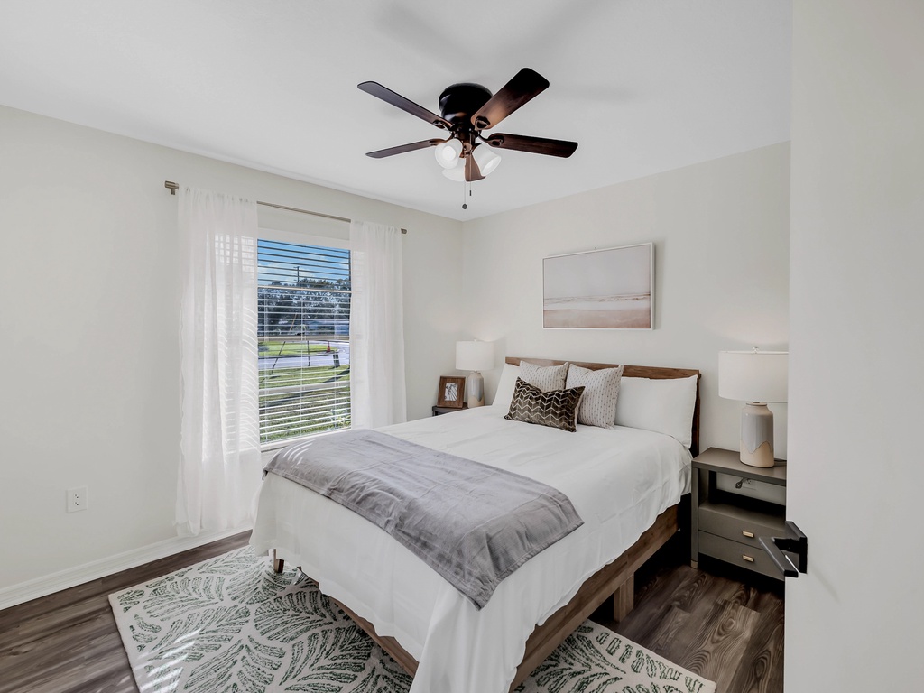 Second Bedroom - Queen