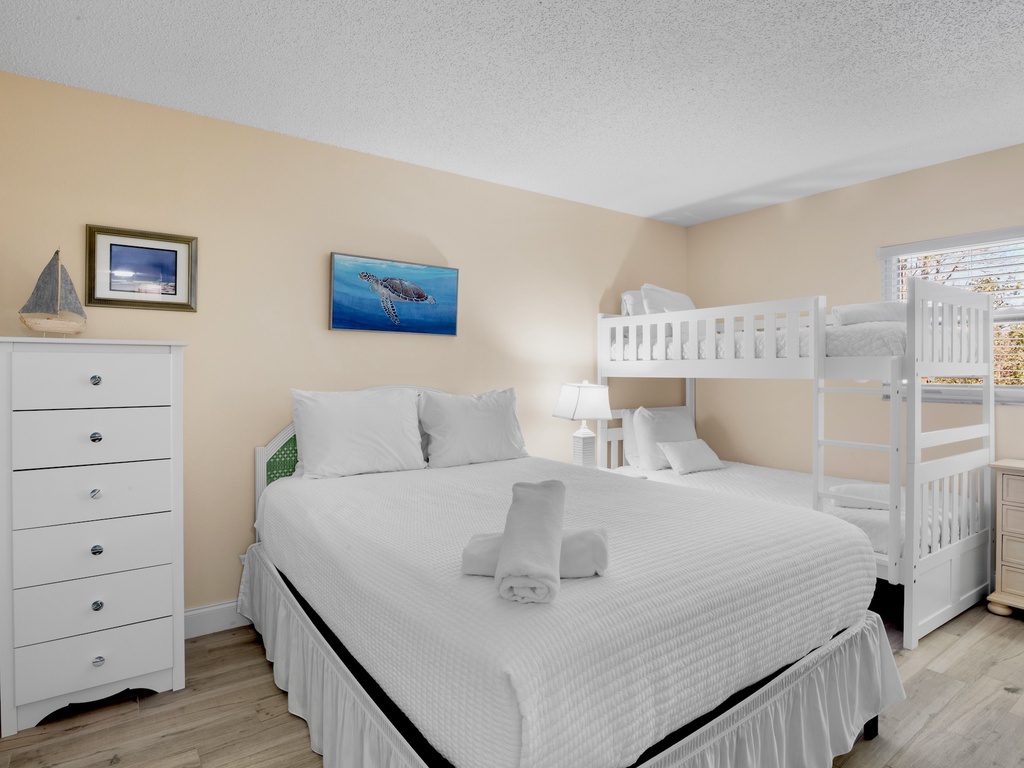 Second Bedroom - Queen and Twin/Twin Bunk