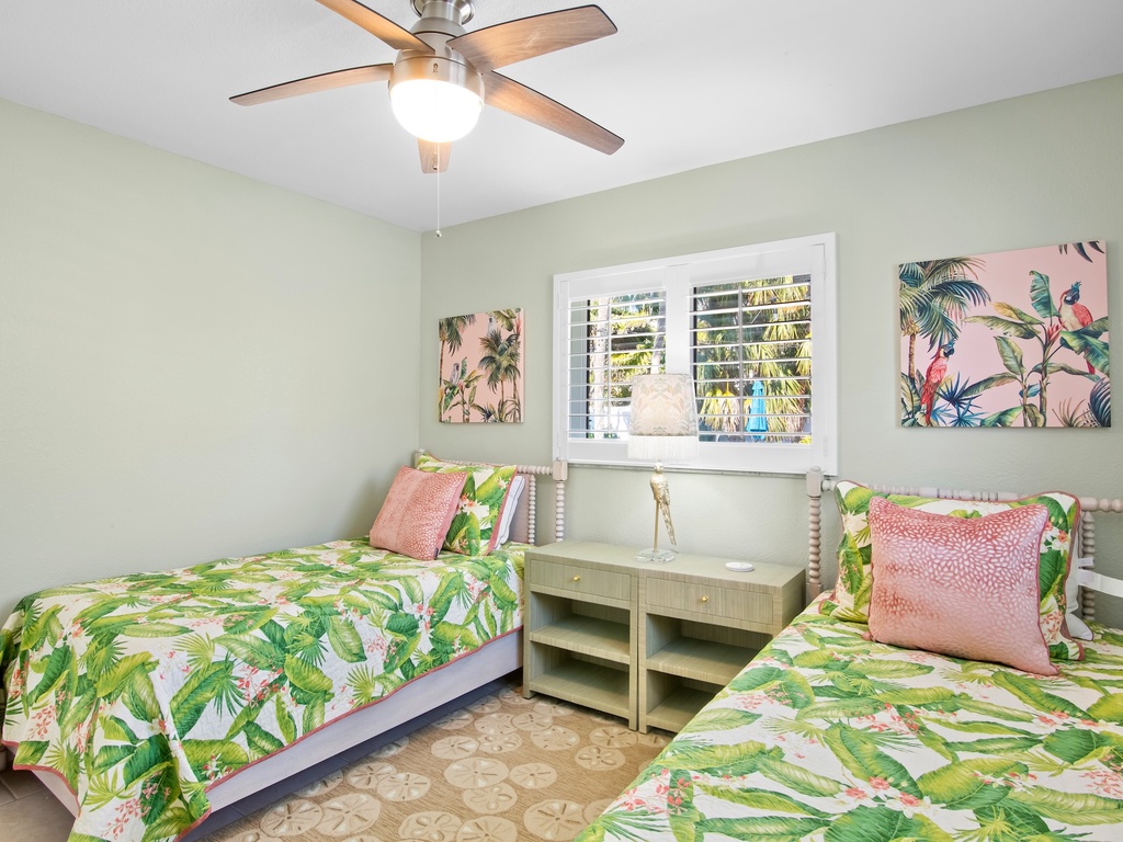 Third Bedroom, Two Twins