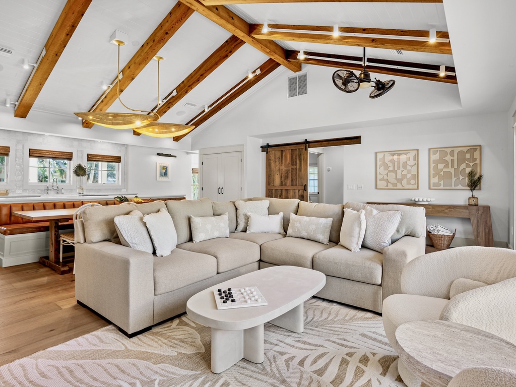 Spacious living room