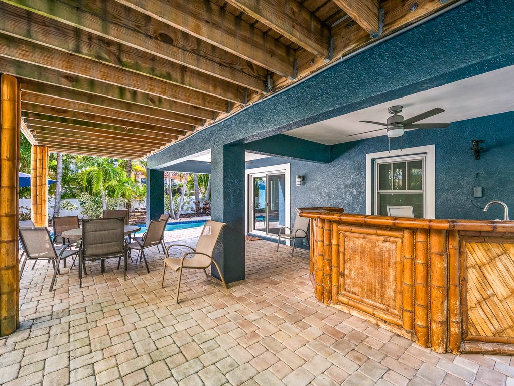 Outdoor Dining Area