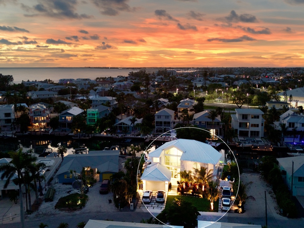 Island Life Villa by AMI Locals