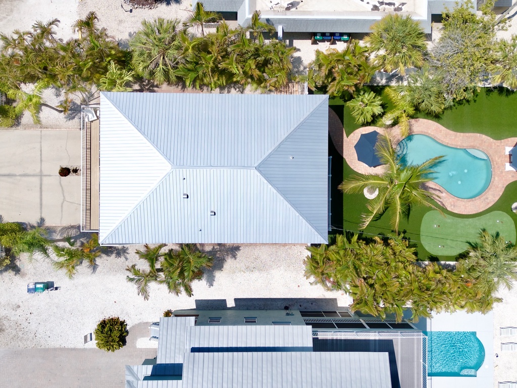 Home with Private Pool and Putting Green
