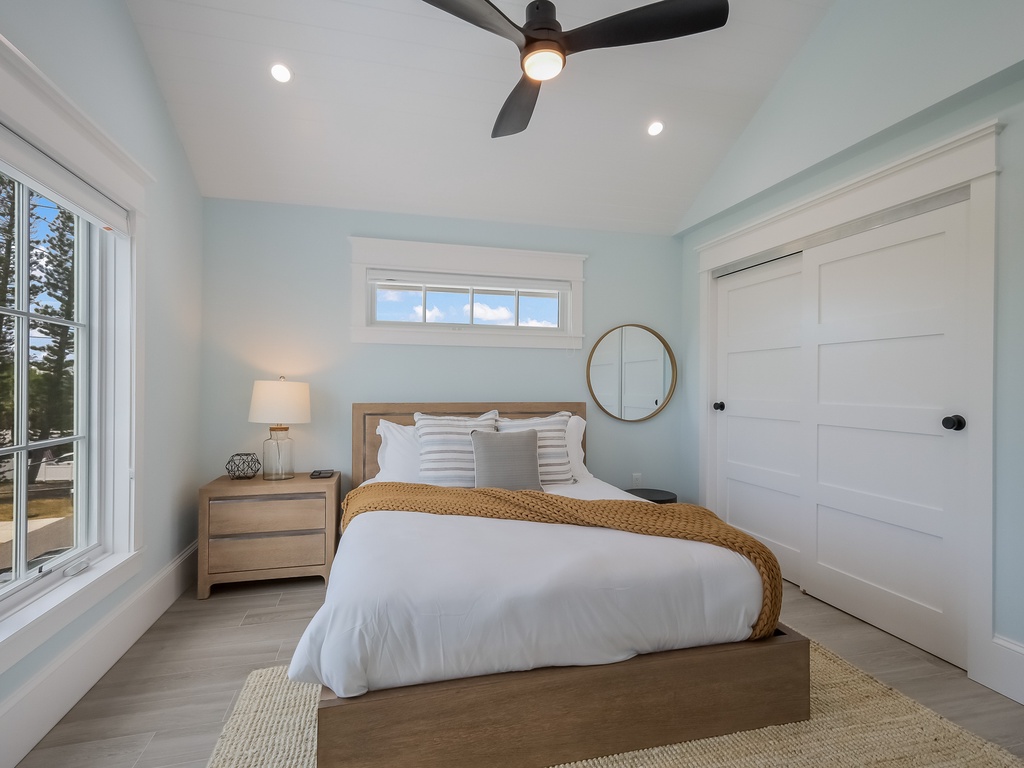 Third Bedroom - Queen