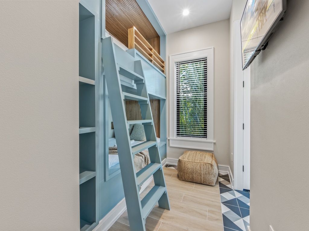 Seventh Bedroom - Full/Full Bunk11