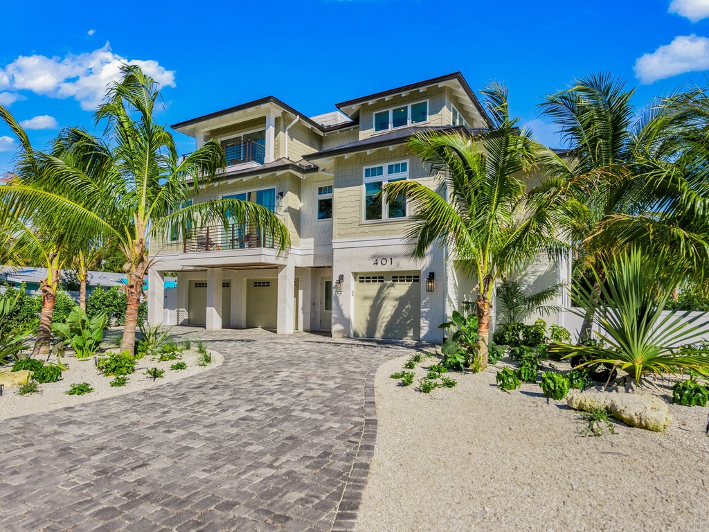 Annabella By The Sea by AMI Locals