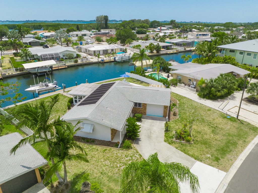 Edgewater by AMI Locals