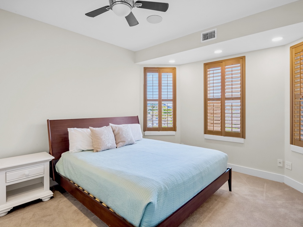 Second Bedroom, King