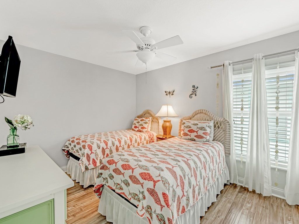 Third Bedroom - Two Twins