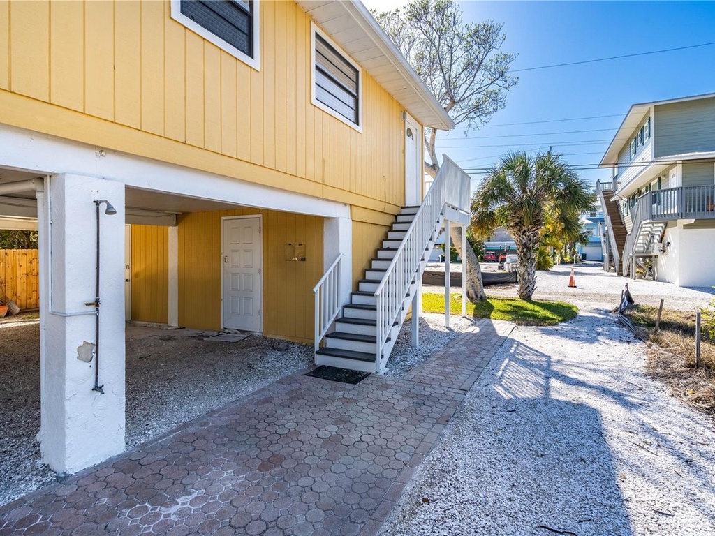 Exterior of Sunny Side Down - Anna Maria Vacations