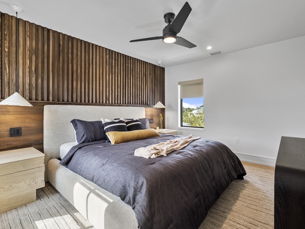 Second Bedroom, King
