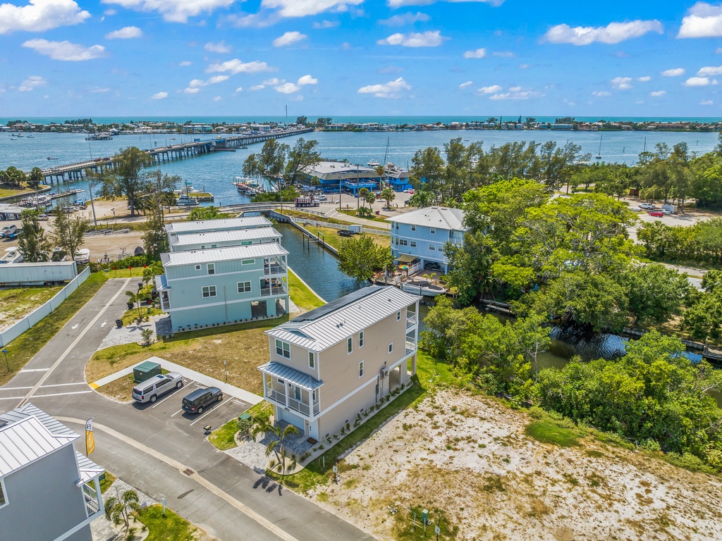 Side Facade with Detail