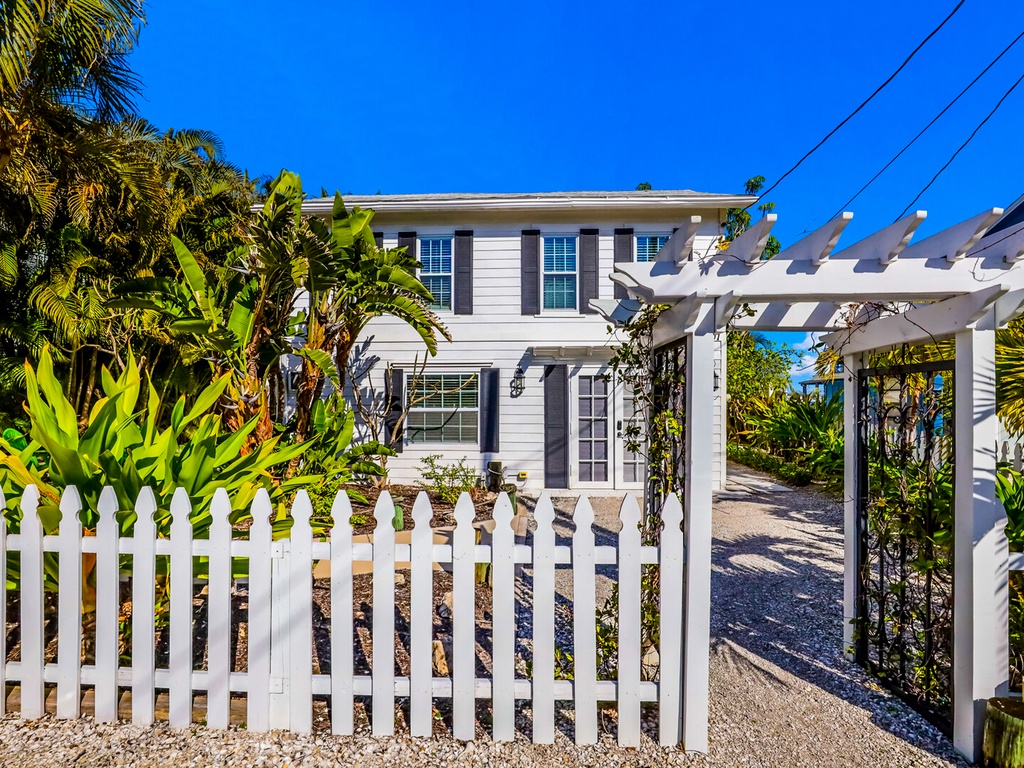 Seaside Serenity Front Entrance