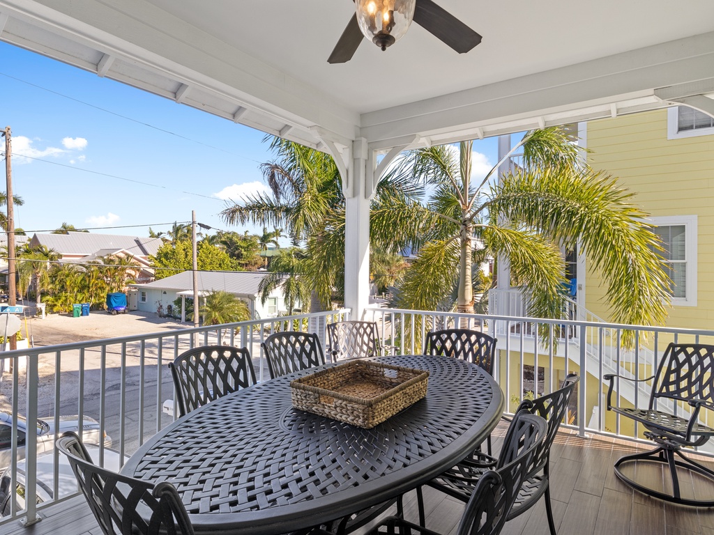Balcony, Outdoor Dining