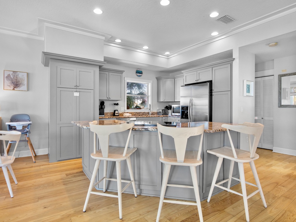 Kitchen island with spacious countertop