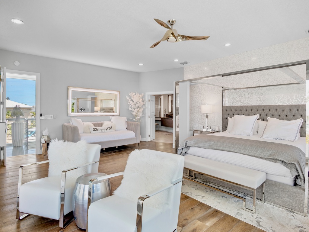 Primary Bedroom with Balconies, King