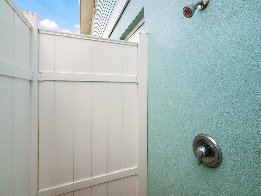 Private Outdoor Shower with Hot Water