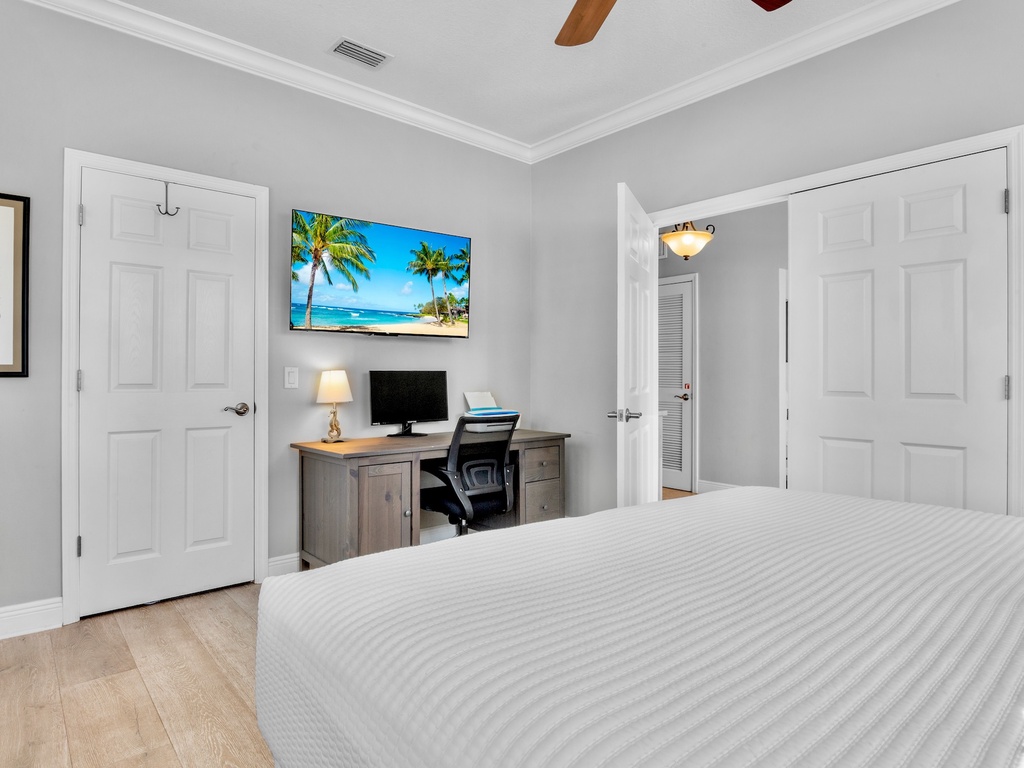 Primary Bedroom, King bed