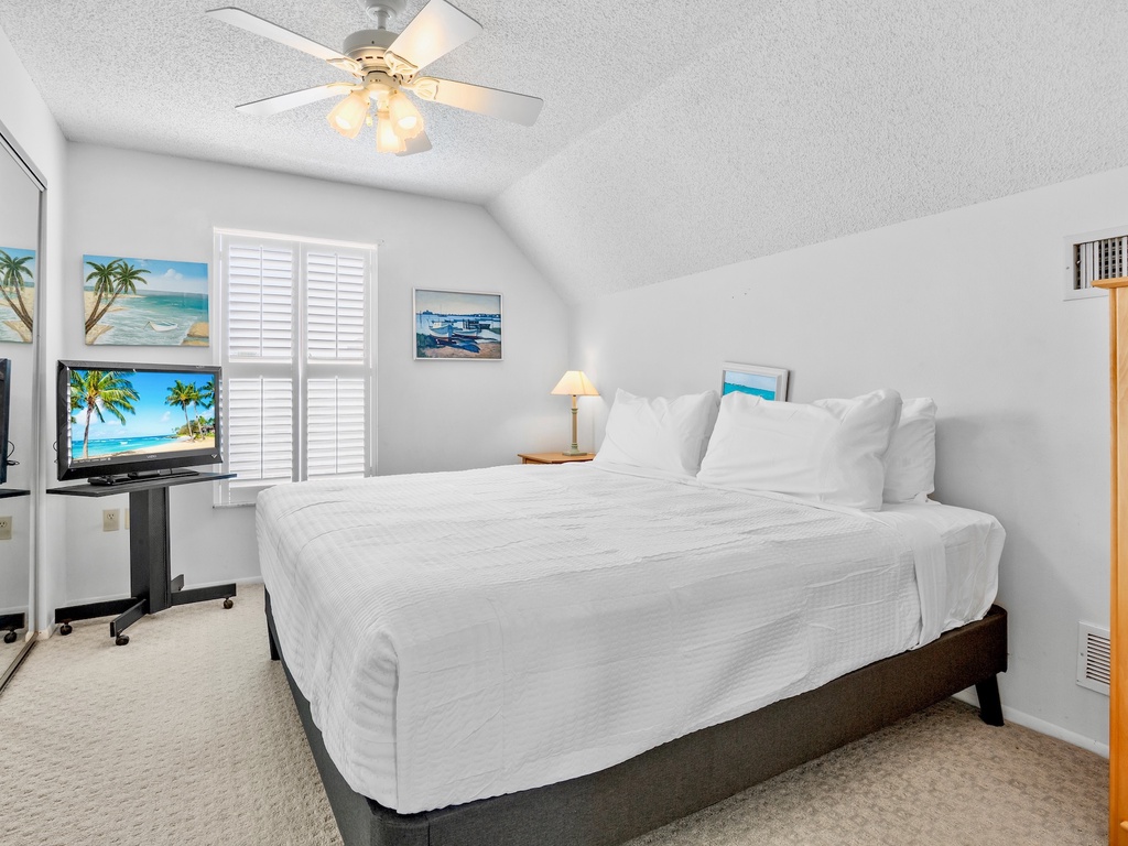 Second Bedroom, King bed