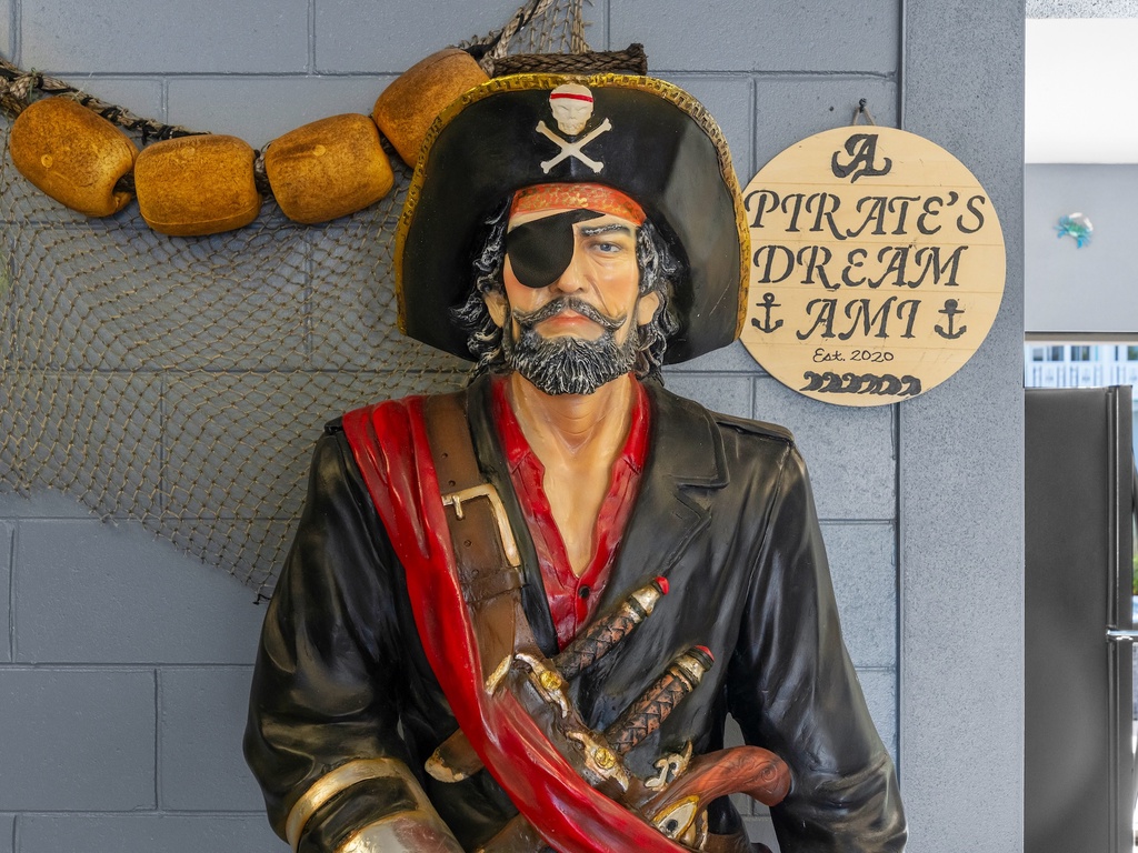 Pirate-themed entrance