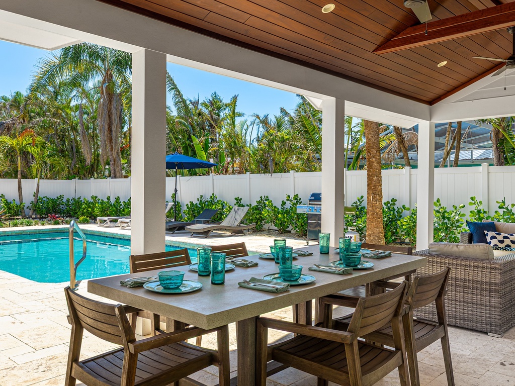 Poolside Dining Area