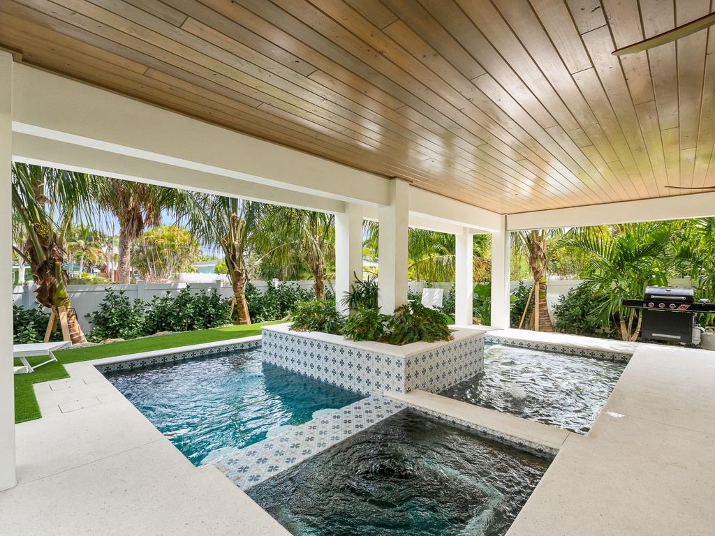 Private Pool and Spa