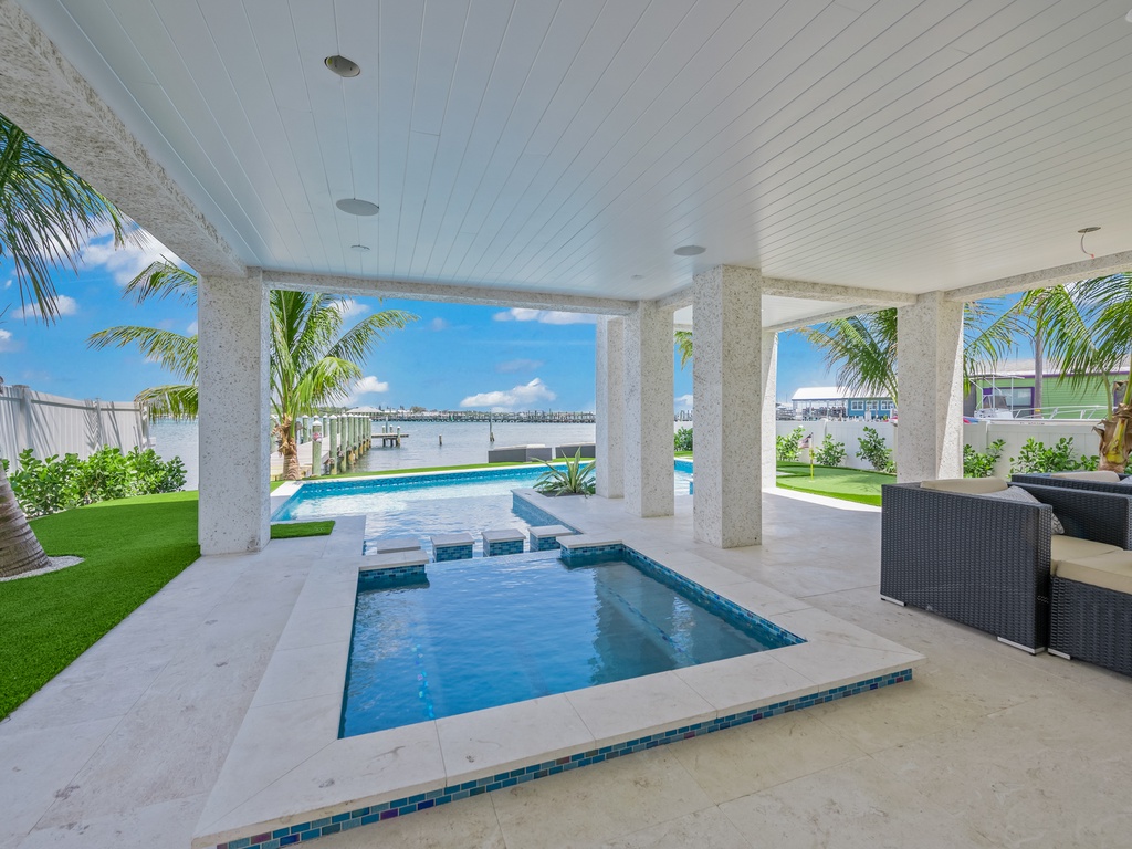 Private Pool and Spa