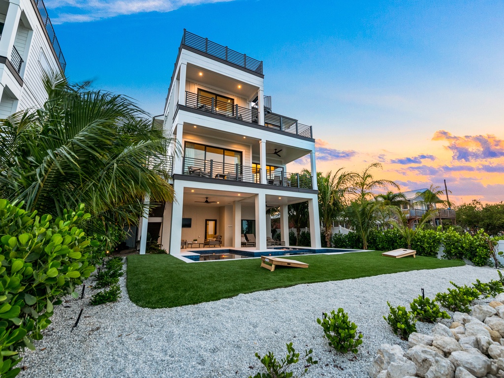 Modern and Symmetrical House