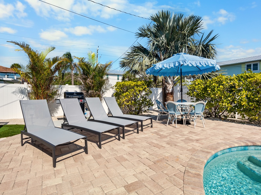Poolside Loungers