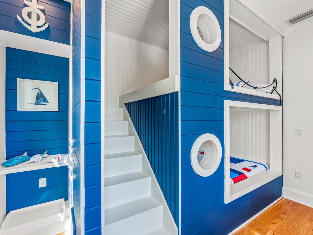 Sixth Bedroom, Full/Full Bunk