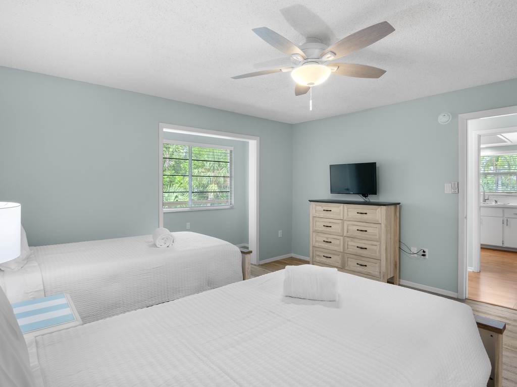Second Bedroom, Twins