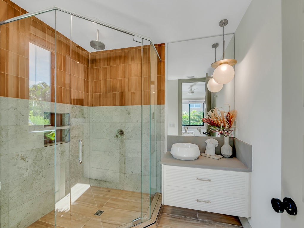 Eighth En-Suite | Walk-in Shower