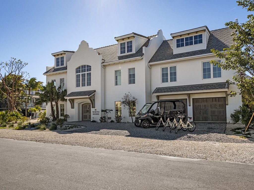 Exclusive Amenities: Golf Cart, Beach Bikes and Beach Chairs