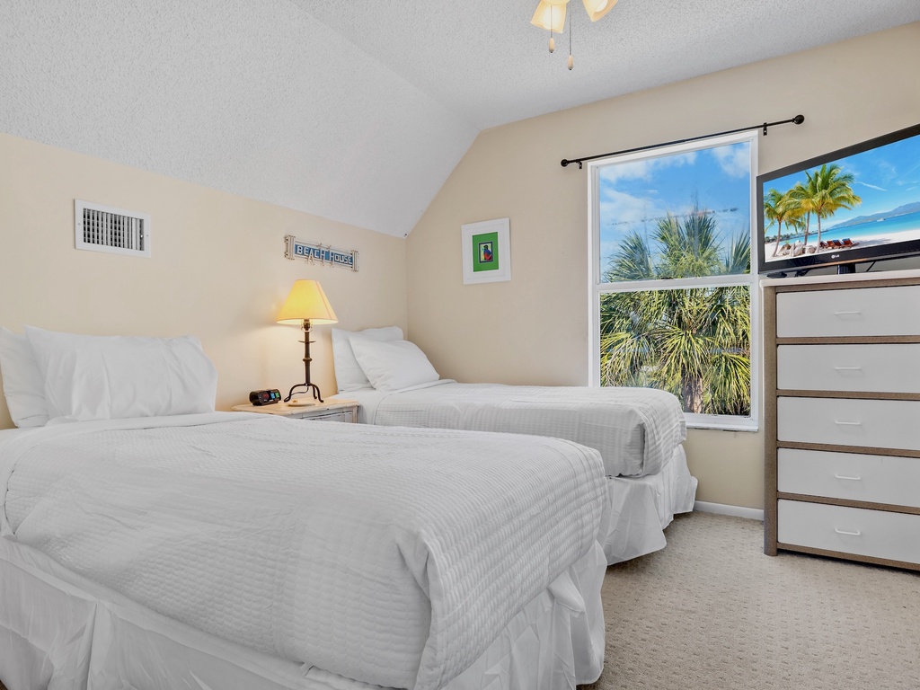 Third Bedroom, Two Twin beds