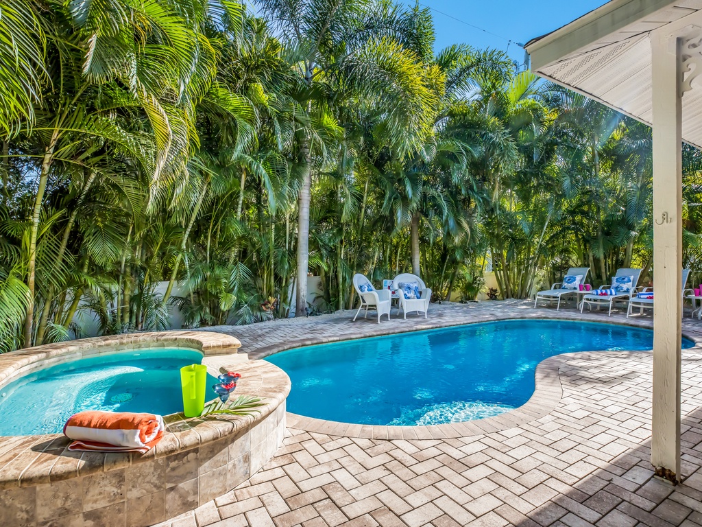 Beach Cottage-Anna Maria Island Accommodations