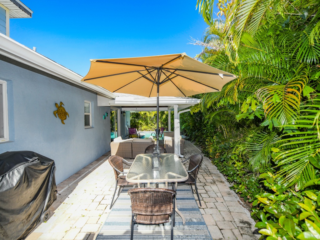 Outdoor Dining Area
