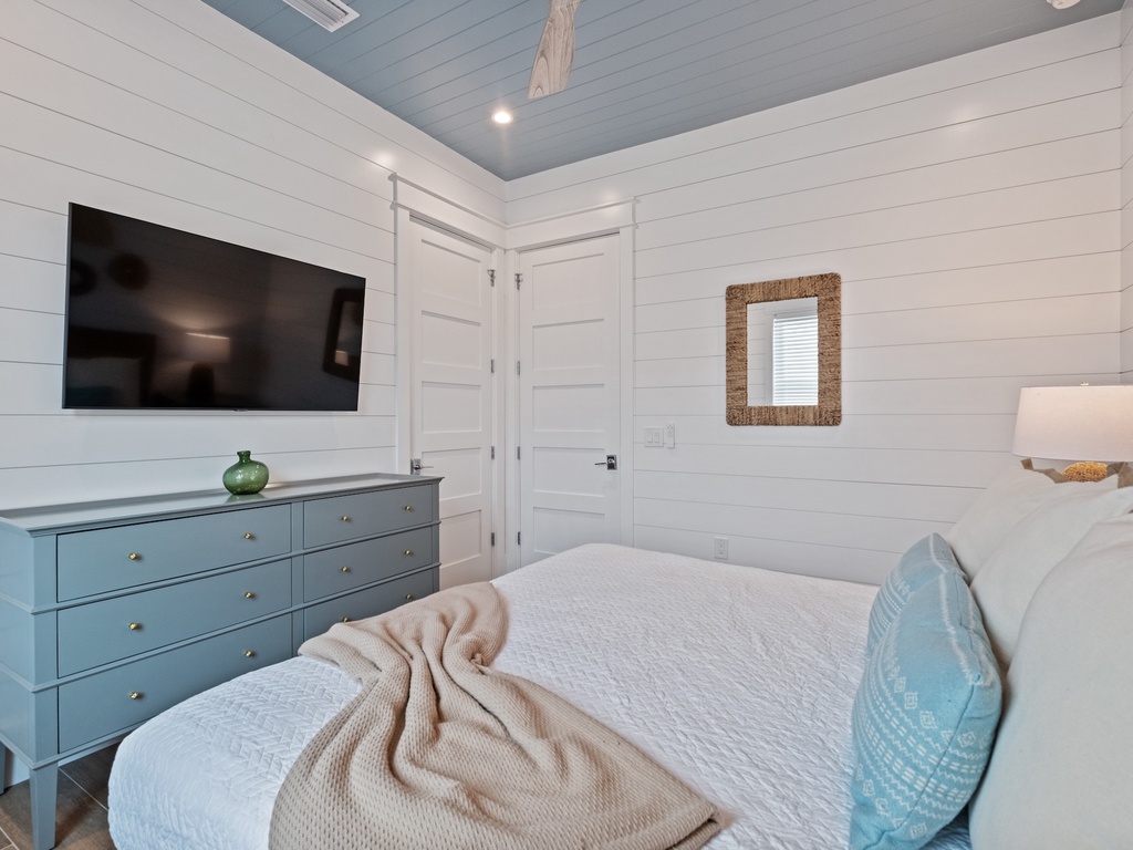 Second Bedroom - King