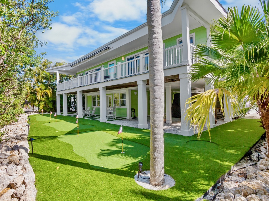Coco Cottage by Anna Maria Island Accommodations