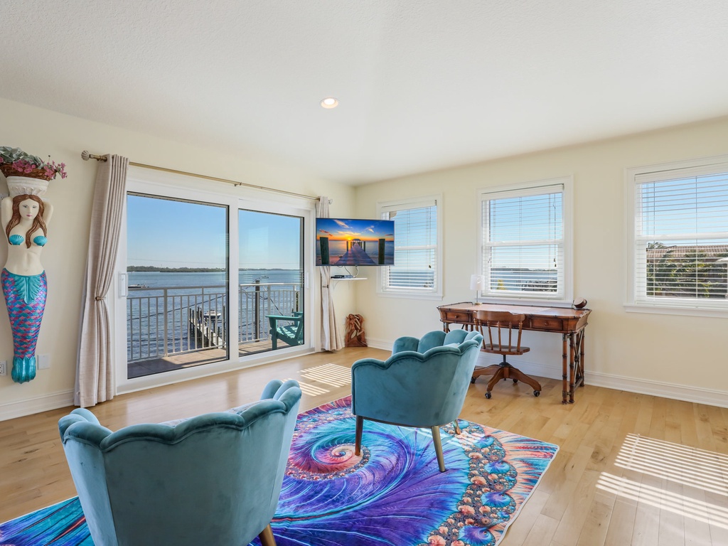 Primary Bedroom, balcony